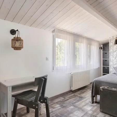 Les De Miloly Bed & Breakfast La Jarrie